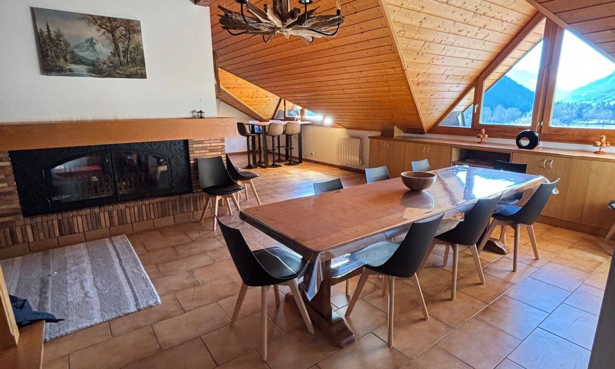La Chapelle-d'Abondance Apartment | Spacious duplex for 20 near slopes in La Chapelle-d'Abondance
