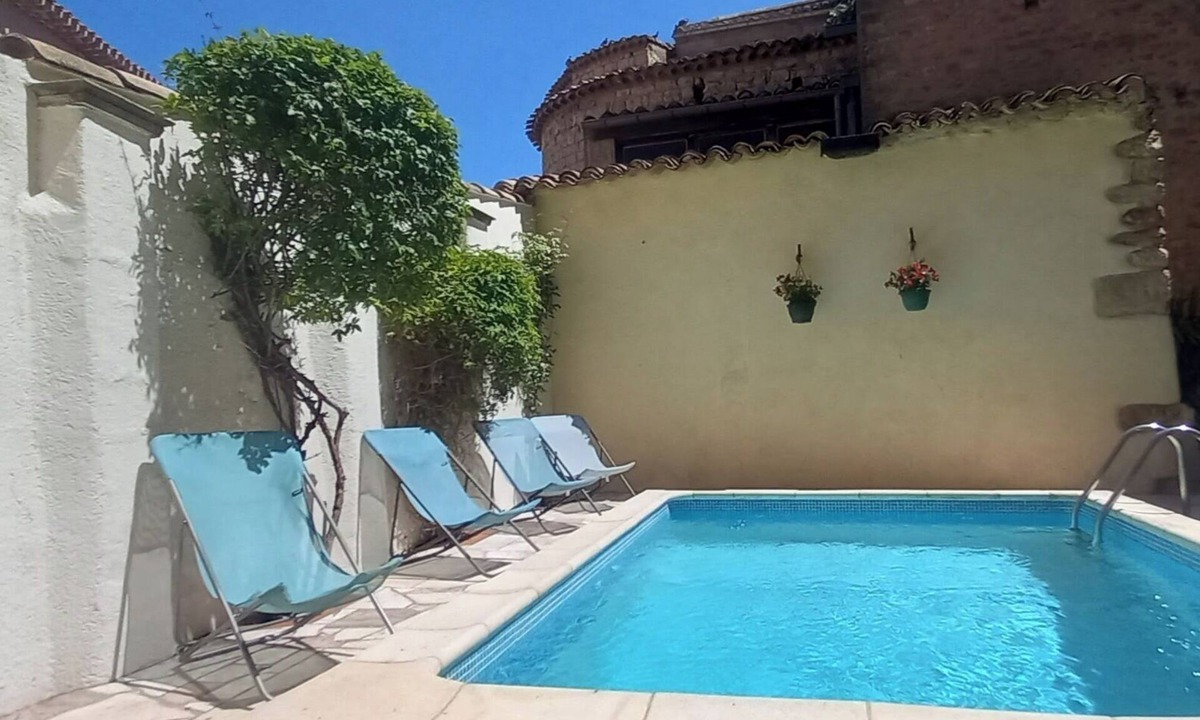 Quarante House | Spacious 18th century village house + courtyard with pool, plus games room.