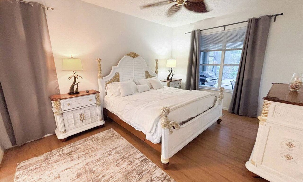 Kissimmee Condo | Spacious 7-bedroom condo in terrific Kissimmee with AC