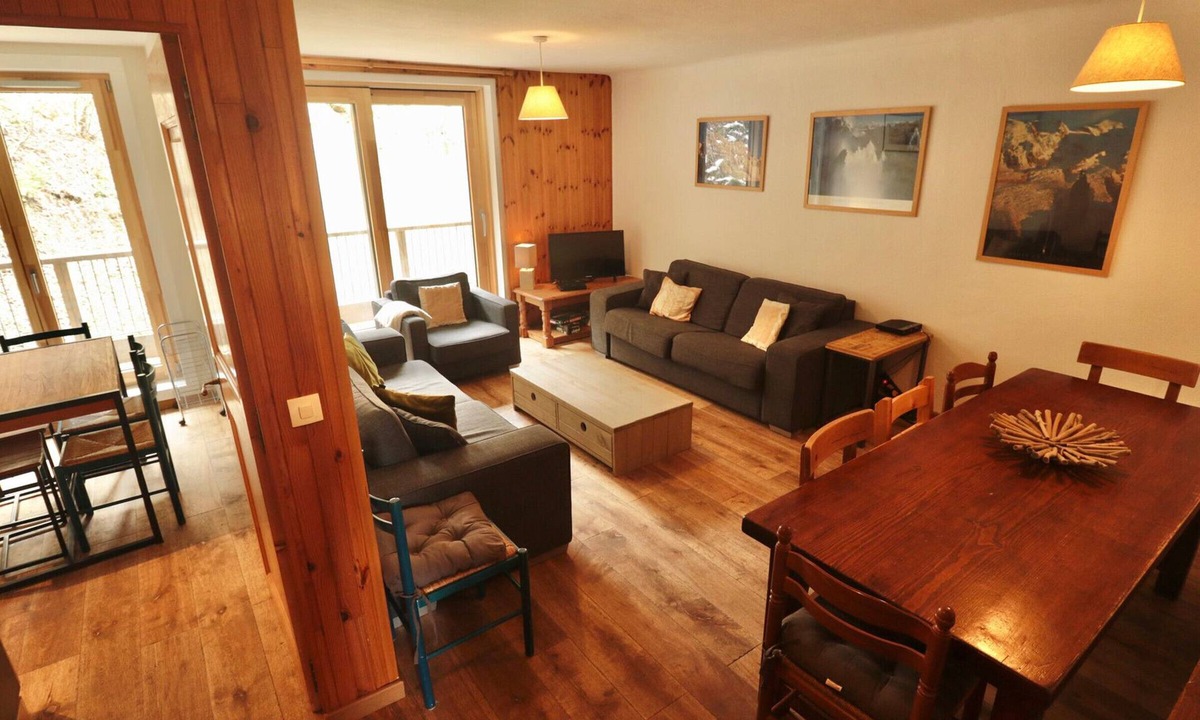 Courchevel Apartment | Spacious apartment for 10 with wifi and parking in Courchevel