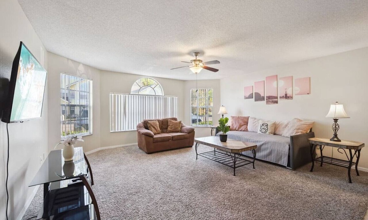 Royal Palm Bay Apartment | Spacious Disney Area 3BR Pool & Parking