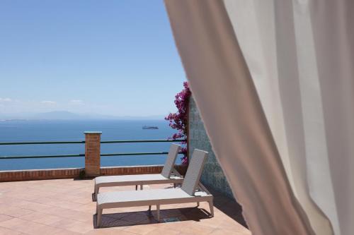 Raito House | Starhost - Albarosa, seaview terrace and parking