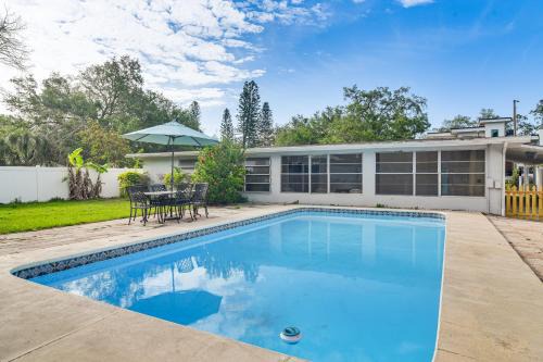 Ballast Point House | Steps to Bayshore Blvd! snowbird retreat w/Pool