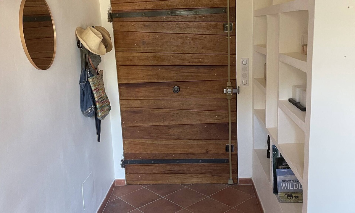 Entrecasteaux House | Stone house on 1.7 ha