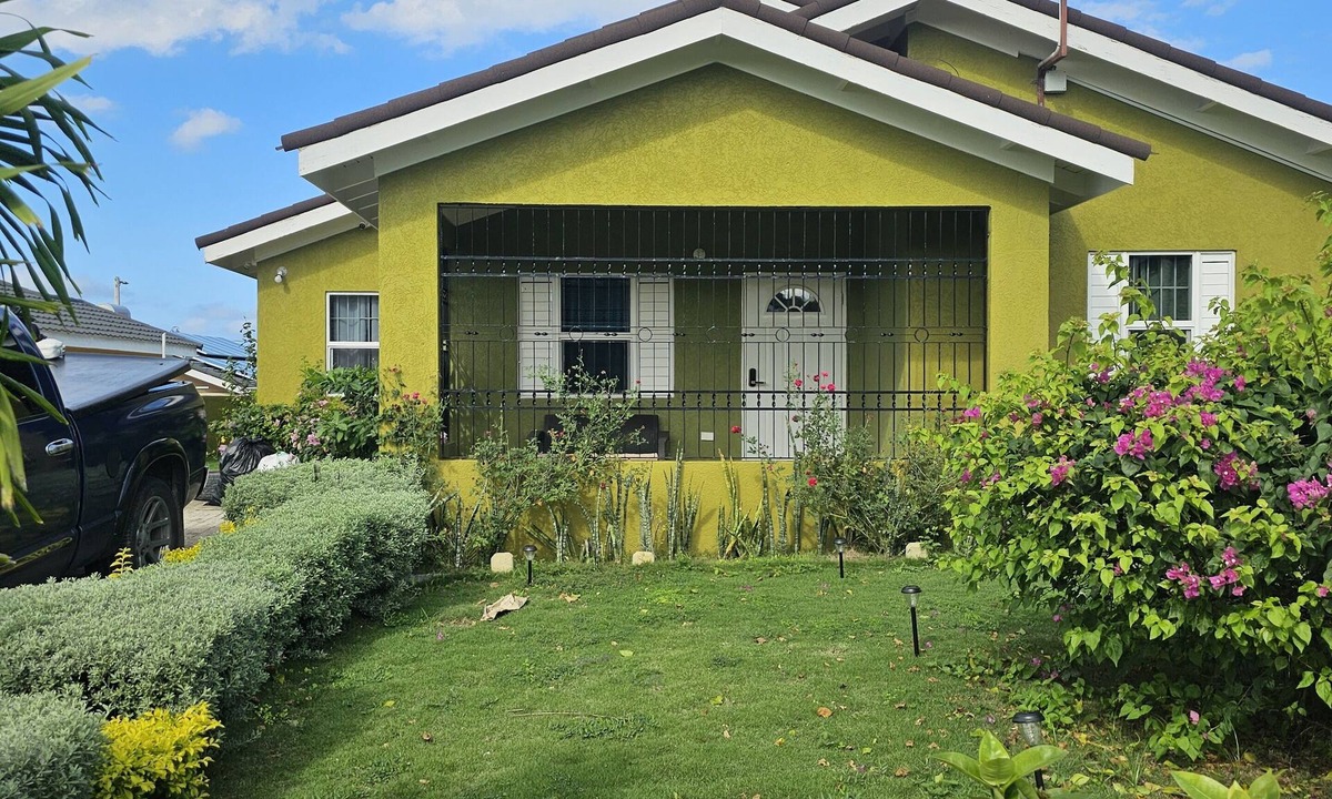 Falmouth House | Stonebrook Villa Chateau Trelawney Jamaica 3 bedrooms 3 bathrooms.