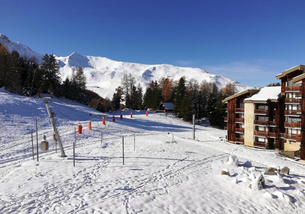 Plagne Villages Apartment | Studio 1 pièce PLAGNE VILLAGE 4 personnes 2050 M PIED DES PISTES