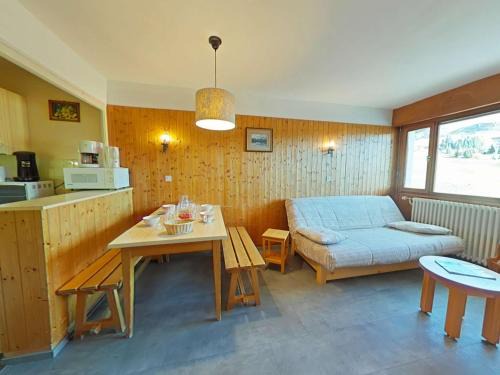 Le Grand-Bornand Apartment | Studio 4 personnes avec balcon ensoleillé au Chinaillon - FR-1-241-24