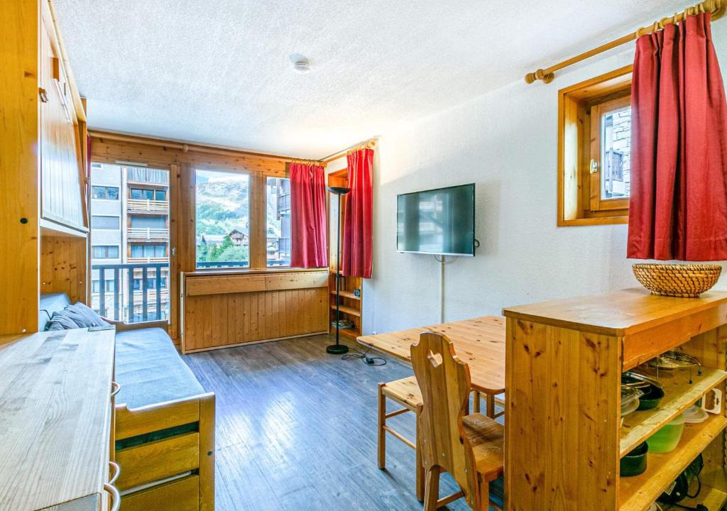 Val-d'Isere Apartment | Studio agréable avec parking, skis aux pieds au cœur du village de Val-d'Isère - FR-1-694-204