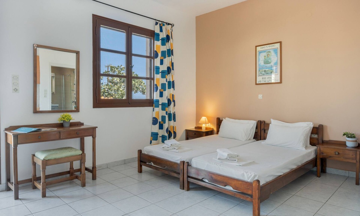 Paloi Apartment | Studio Apartment 'Frantzis 3' with Sea View, Wi-Fi and Air Conditioning