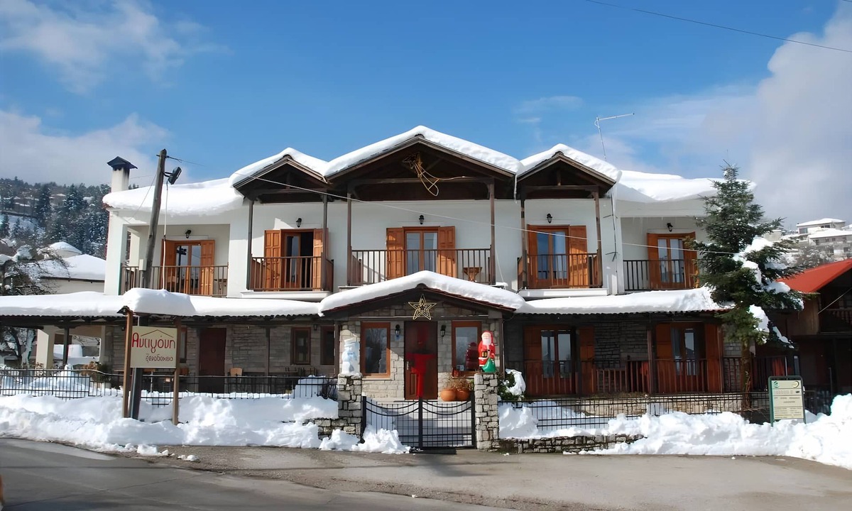 Lake Plastiras Apartment | Studio Apartment 'Hotel Antigoni Triple Room 15' with Lake View, Wi-Fi and Air Conditioning