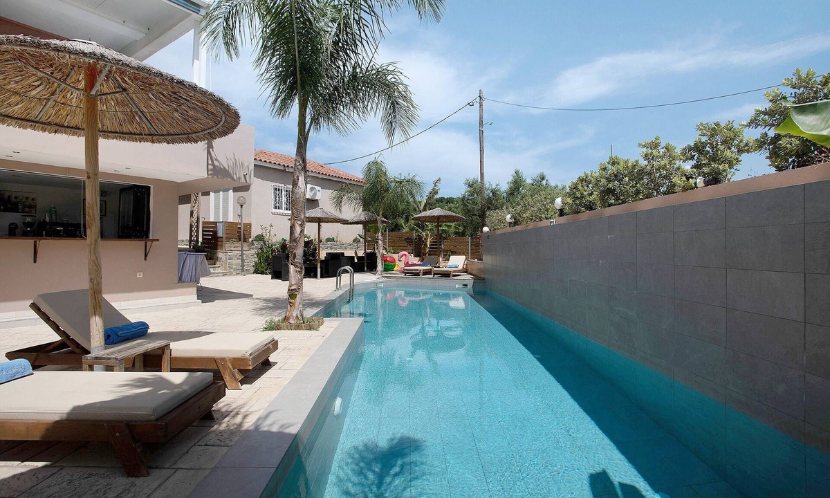 Alikanas Apartment | Studio Apartment "Villa Dionysia Studio S5" with Shared Pool & Wi-Fi