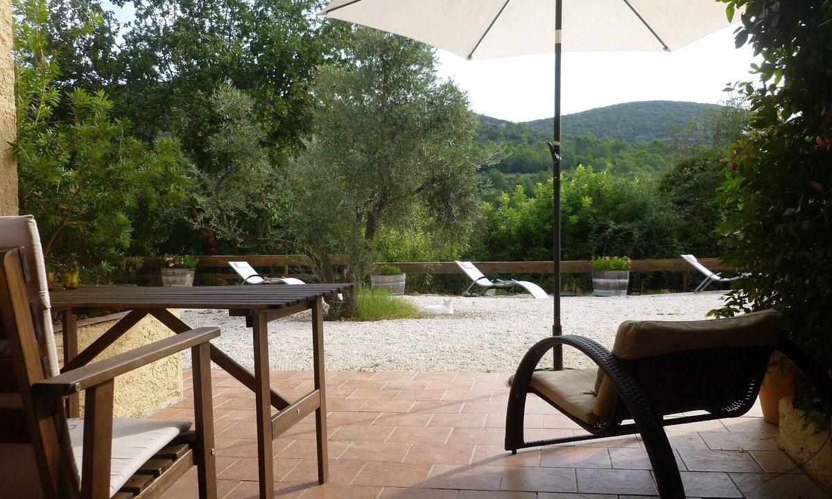 Le Luc Apartment | Studio, dans la campagne Centre Var Studio, in the countryside, Var, Provence.
