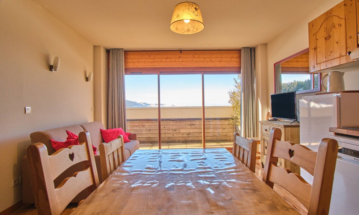 Chamrousse Apartment | Studio 'L'Oursière' with Mountain View and Balcony