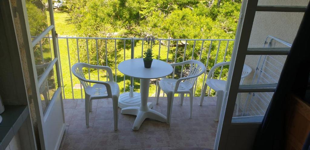 Greoux-les-Bains Apartment | Studio lou paradou residence le provence