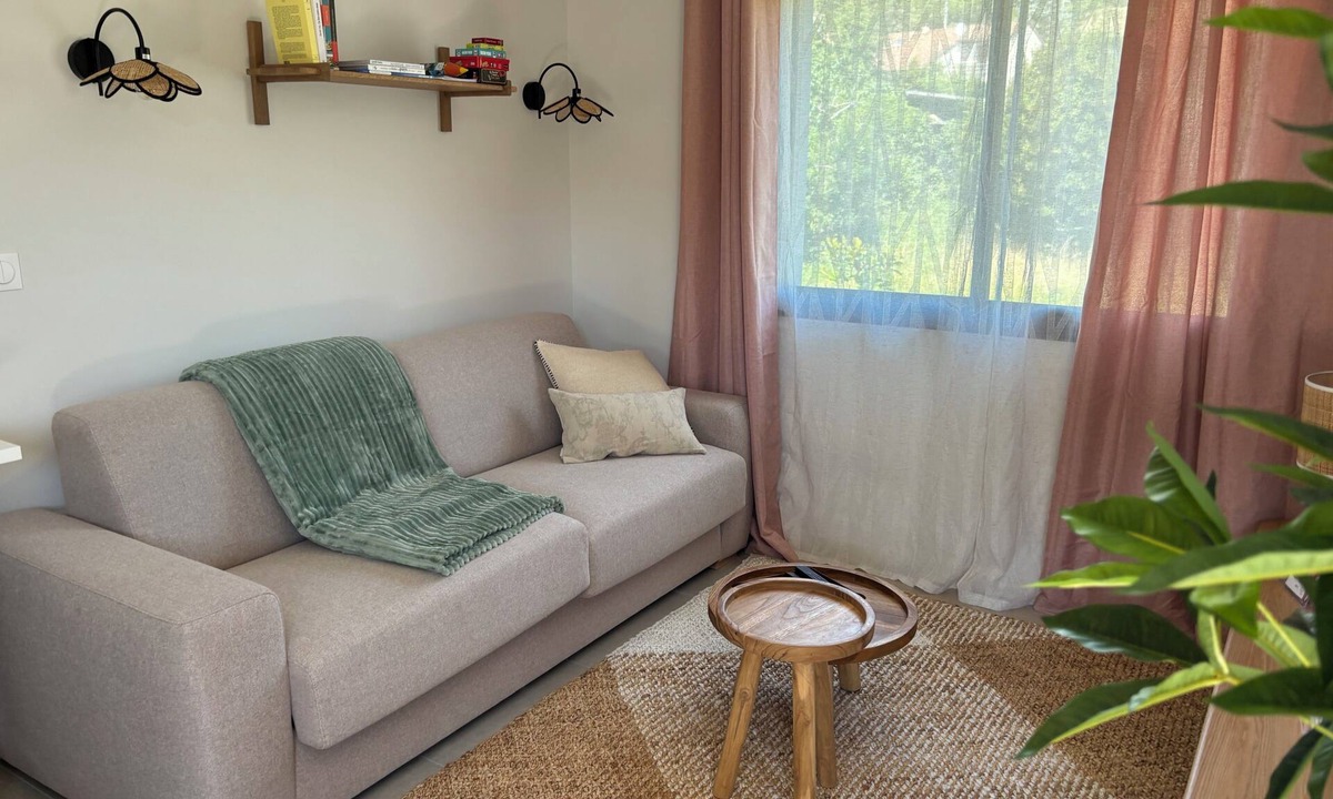 Montjuzet Apartment | Studio PavinChic, cozy & ideally located