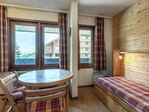 Meribel-Mottaret Apartment | Studio rénové avec balcon à Méribel, idéal pour vacances ski - FR-1-355-76