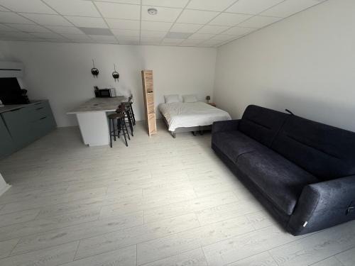 Saint-Parize-le-Chatel Apartment | Studio rdc 2