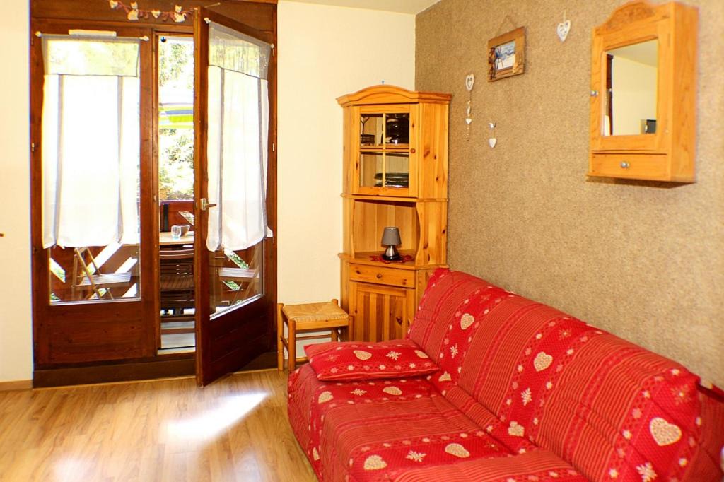 Bourg-Saint-Maurice Apartment | studio rose résidence Les Glières