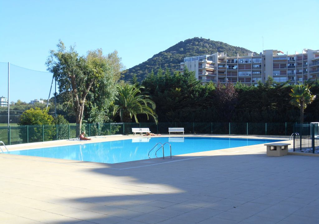 La Napoule Apartment | Studio "The Fairway II" with swimming pool, 15 minutes walk from the beaches