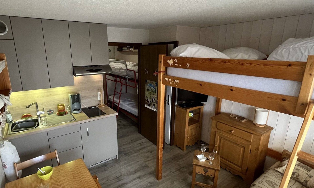 Samoens Apartment | Studio with balcony, pets welcome - 4 guests