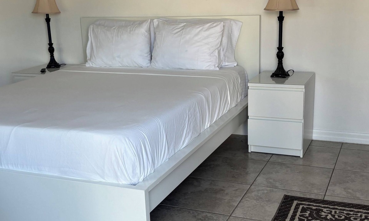 Davenport Apartment | STUDIO WITH PRIVATE ENTRANCE!