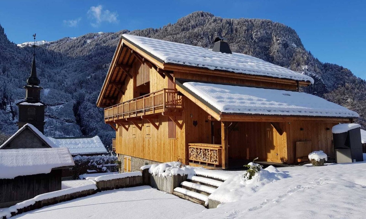 Sixt-Fer-a-Cheval House | Stunning 4 bed 4 bath chalet with hot tub on Grand Massif ski area.