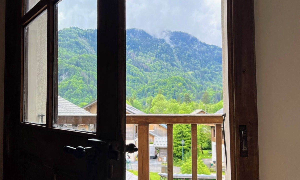 Samoens Ski Chalet | Stunning 4-bedroom chalet in charming Samoëns with WiFi