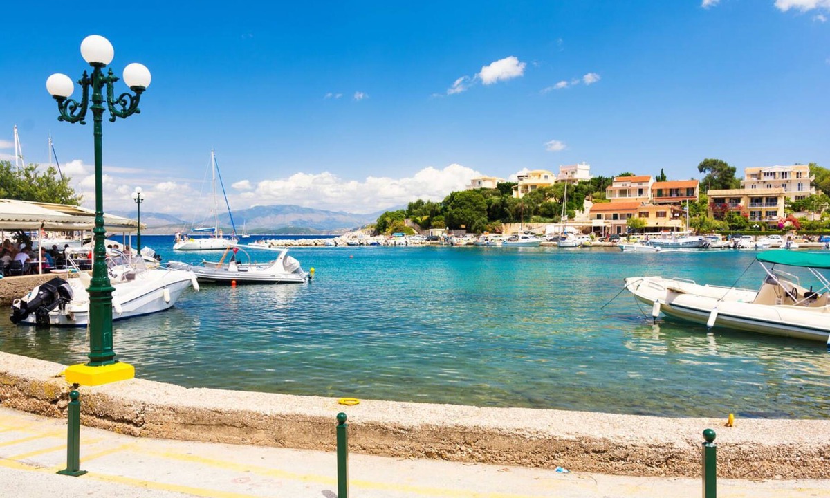 Kassiopi Apartment | Stylish First Floor Two Bedroom Flat in Kassiopi With Breakfast