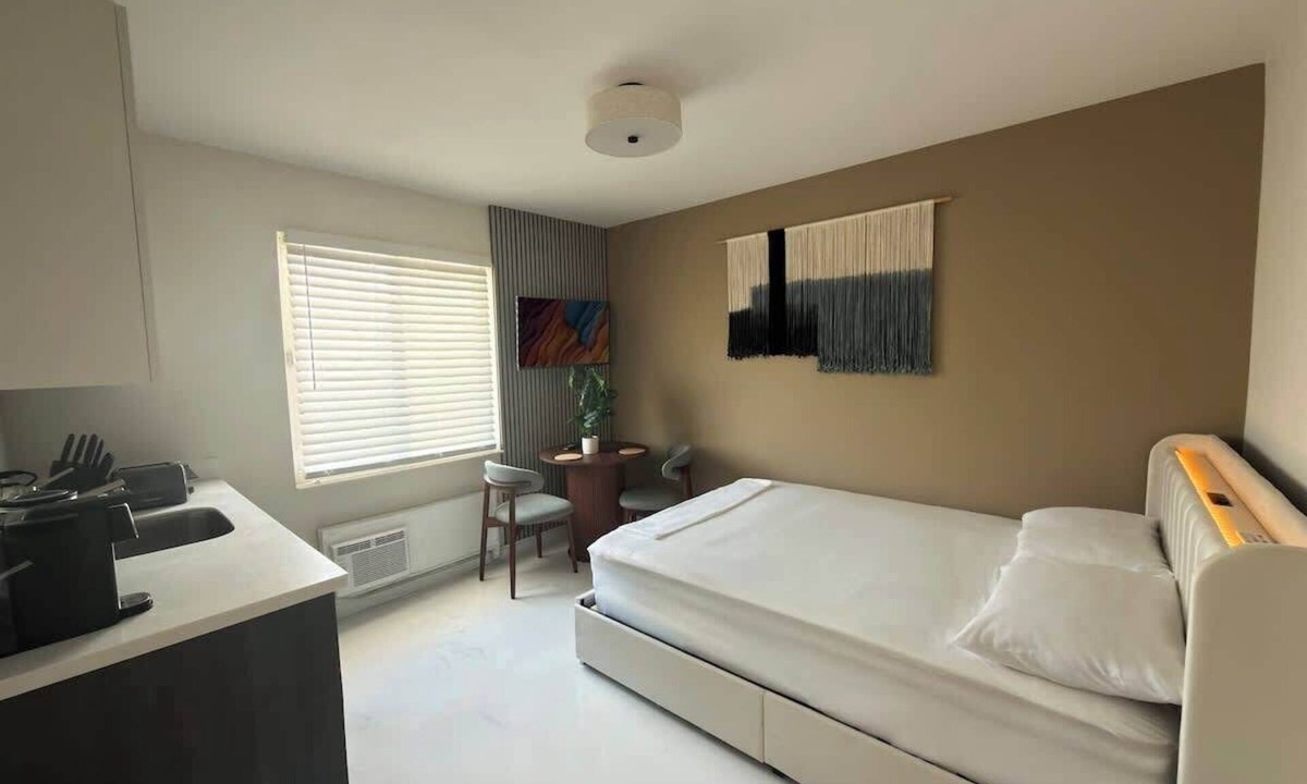 North Beach Apartment | Stylish Newly Renovated Boutique 103–Walk to Beach