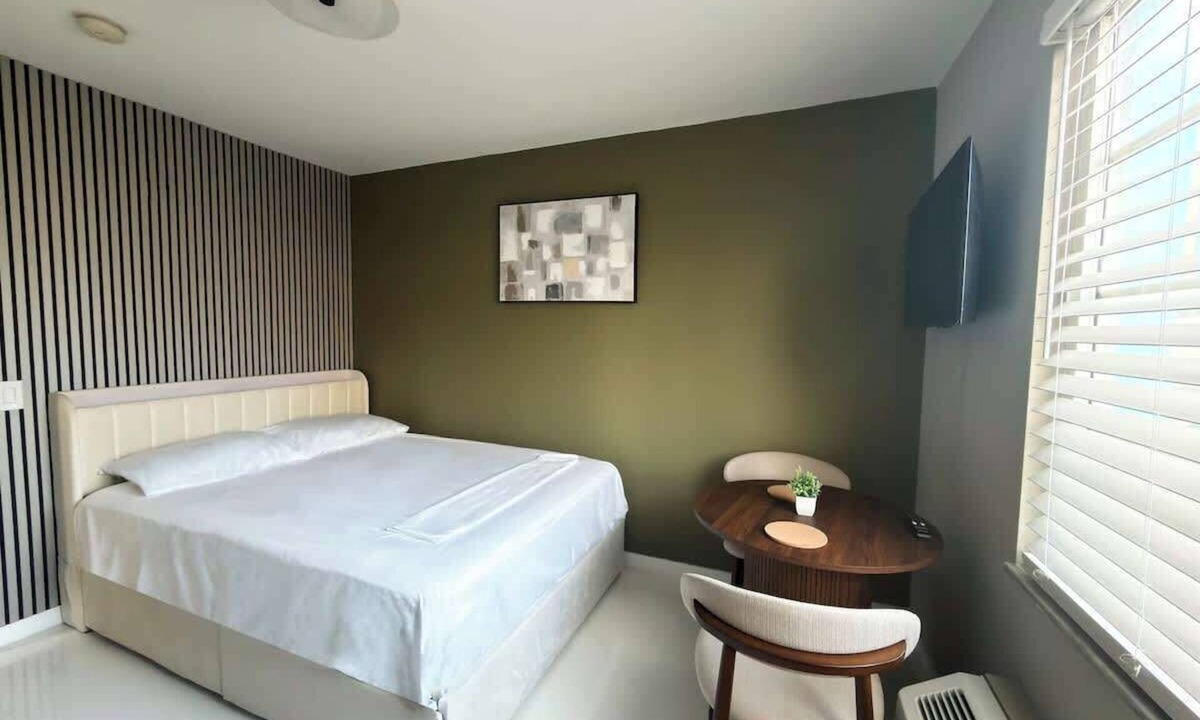 North Beach Apartment | Stylish Newly Renovated Boutique 102–Walk to Beach