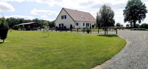 Saint-Yan Bed & Breakfast | Suite familiale climatisée 80 m2 2 chambres distinctes LE CLOS DES PRAIRIES