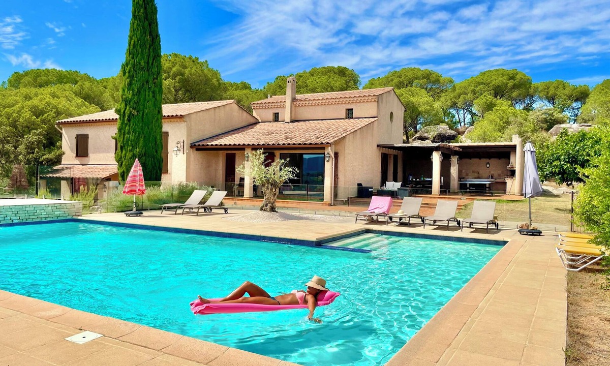 Vidauban House | Summer & Fall Specials Spacious Villa, Mountain Views Pool & Tennis Paradise
