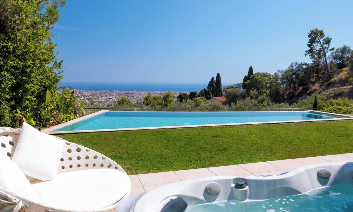 Gairaut House | Sumptuous architect-designed villa on the Côteaux de Nice