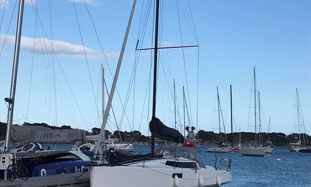 La Faviere Boat Rental | Sun-Kissed Sailing Adventure in Provence-Alpes-Côte d'Azur