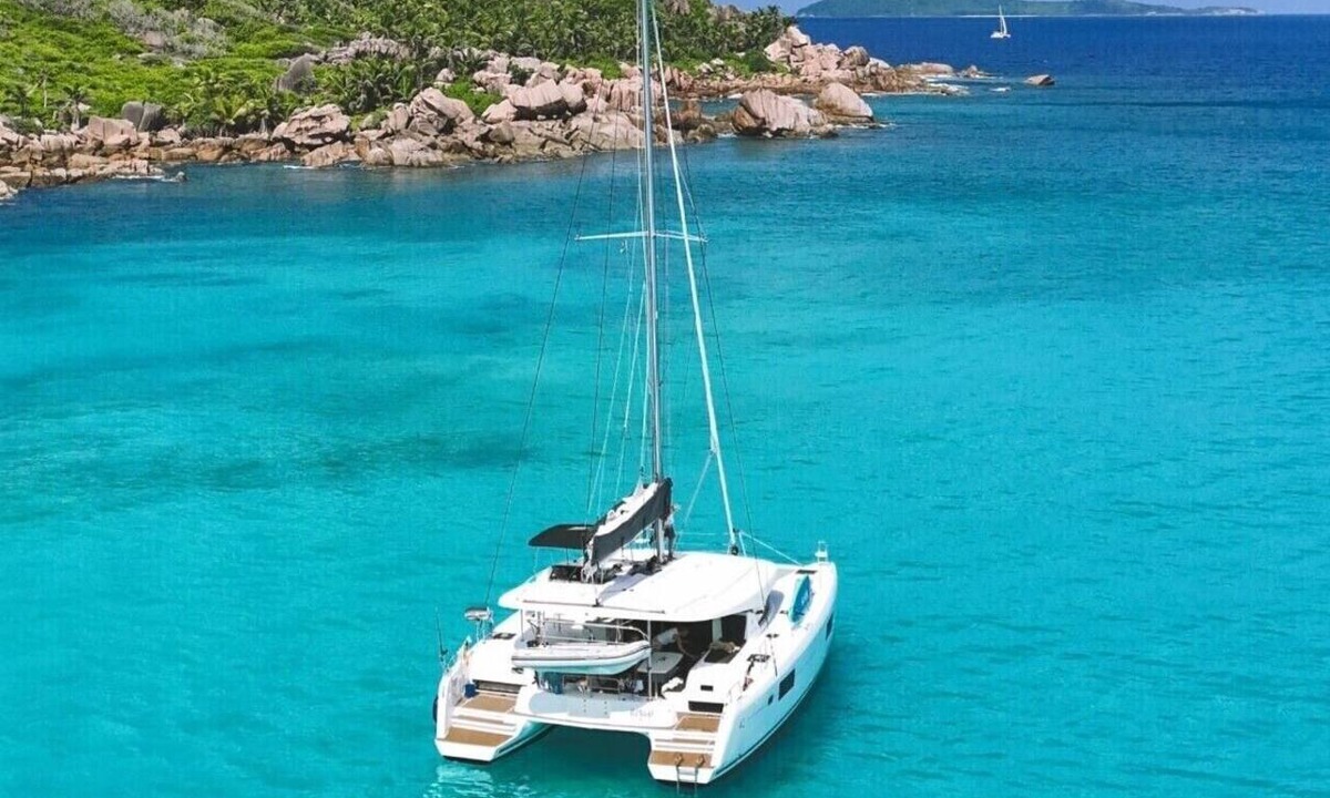 Eden Island Boat Rental | Sun-Kissed Sailing Adventure in Isla de Mahe, Seychelles