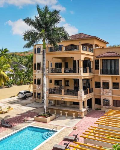 St. Ann's Bay Villa | Sweet Palm Villa - Spacious luxury villa with pool and Beach oasis access