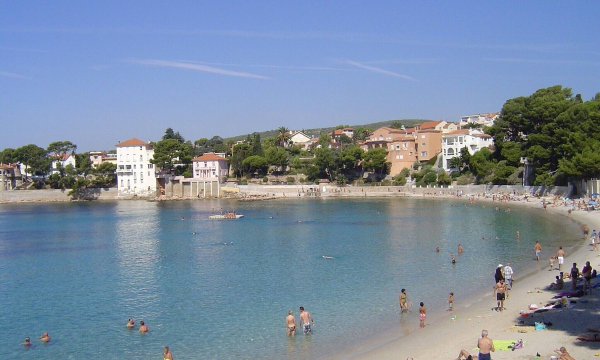 Bandol Apartment | T3 furnished -RDC beautiful Villa-100m from the beach Renécros, WIFI, Clim, Parking