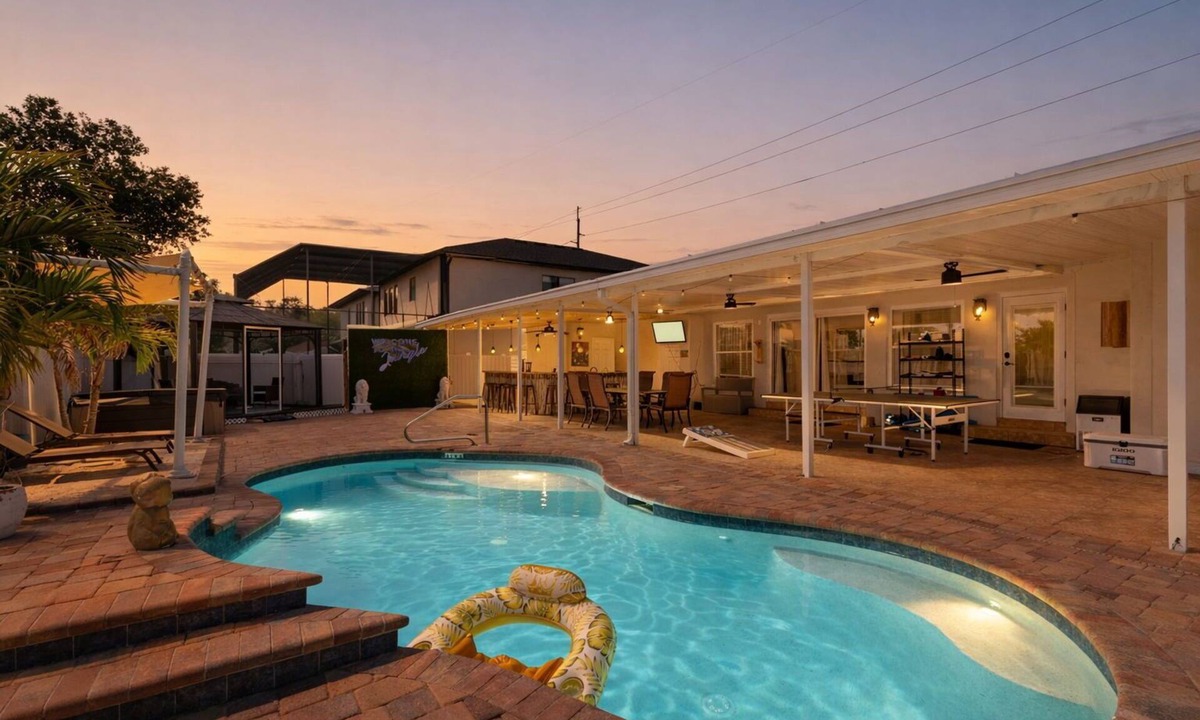 Tampa House | Tampa Oasis w/Hottub + Heated Pool