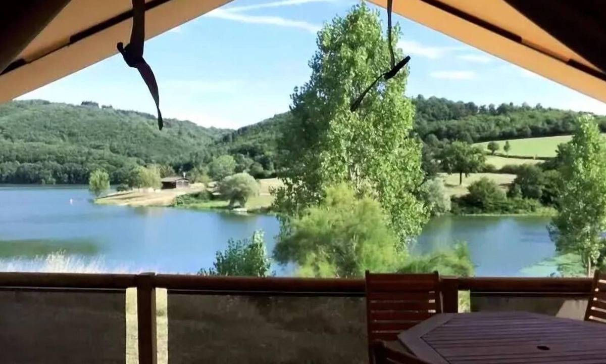 Saint-Paul-de-Vezelin House | Tent Safari Lodge lake view 5 persons