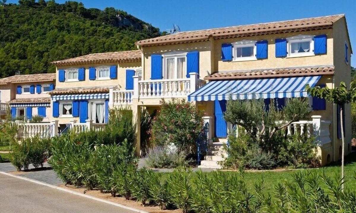 Vidauban House | Terraced House in Vidauban with Pool