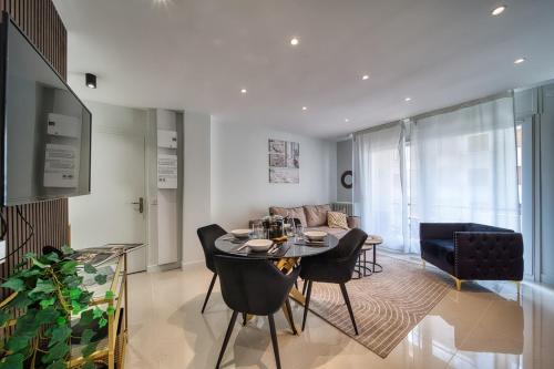 Quartier Exposition-Bajatiere Apartment | The Charming 2