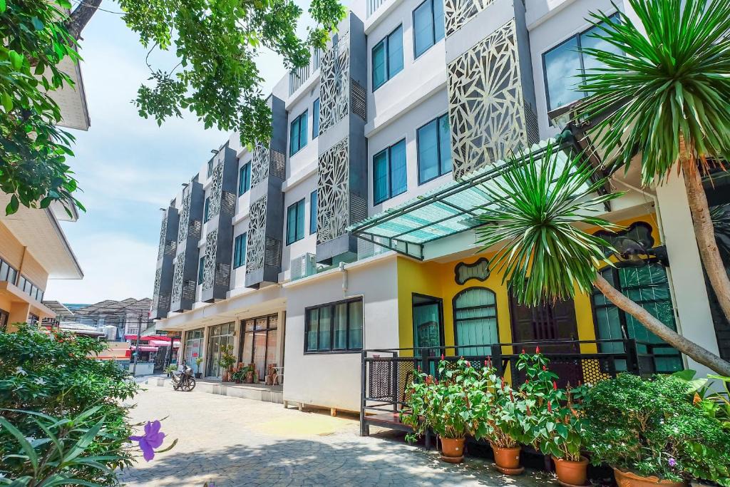 Talat Nuea Hotel | The Little Nest Phuket