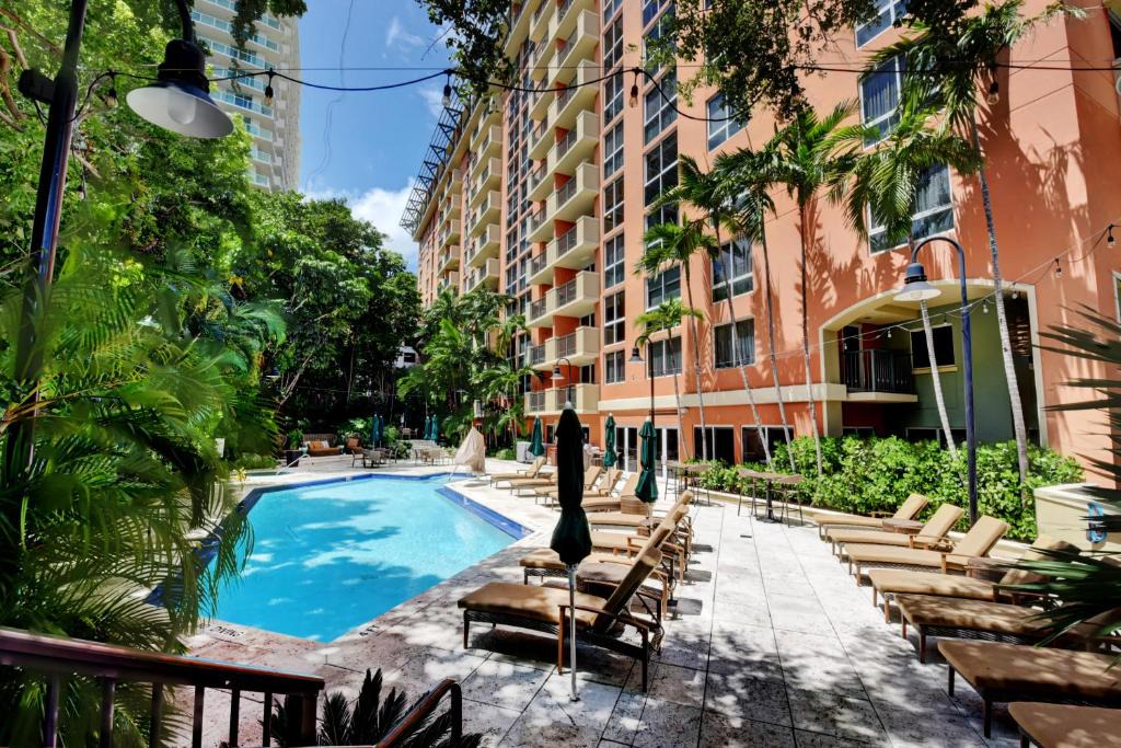Coconut Grove Hotel | The Mutiny Luxury Suites Hotel