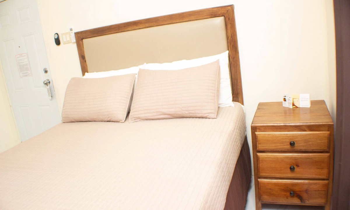 Falmouth Apartment | The Vista Inn Studio #1