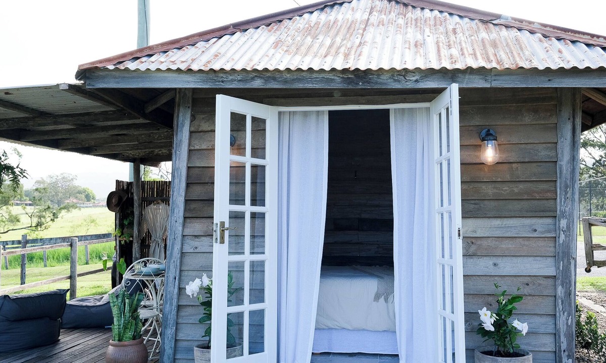 Maudsland Cabin | This 1800s Creamery has been transformed into a unique luxury retreat.