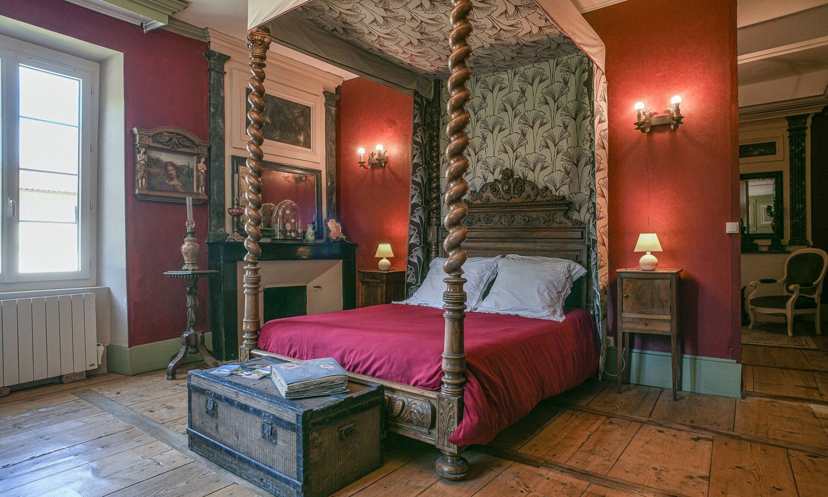 Saint-Albin-de-Vaulserre Bed & Breakfast | Tower Room — Medieval Suite, 40 m²