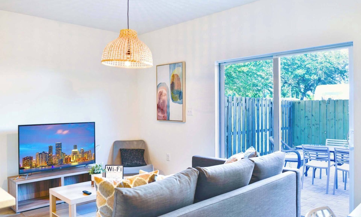 Golden Glades Condo | Townhouse Minutes from Design District