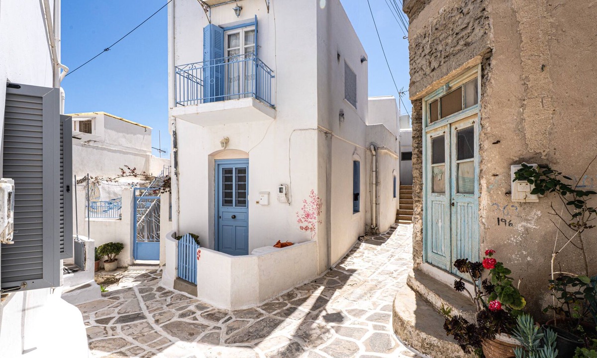 Lefkes Apartment | Traditional Art House in Lefkes by MPS – 1st Floor