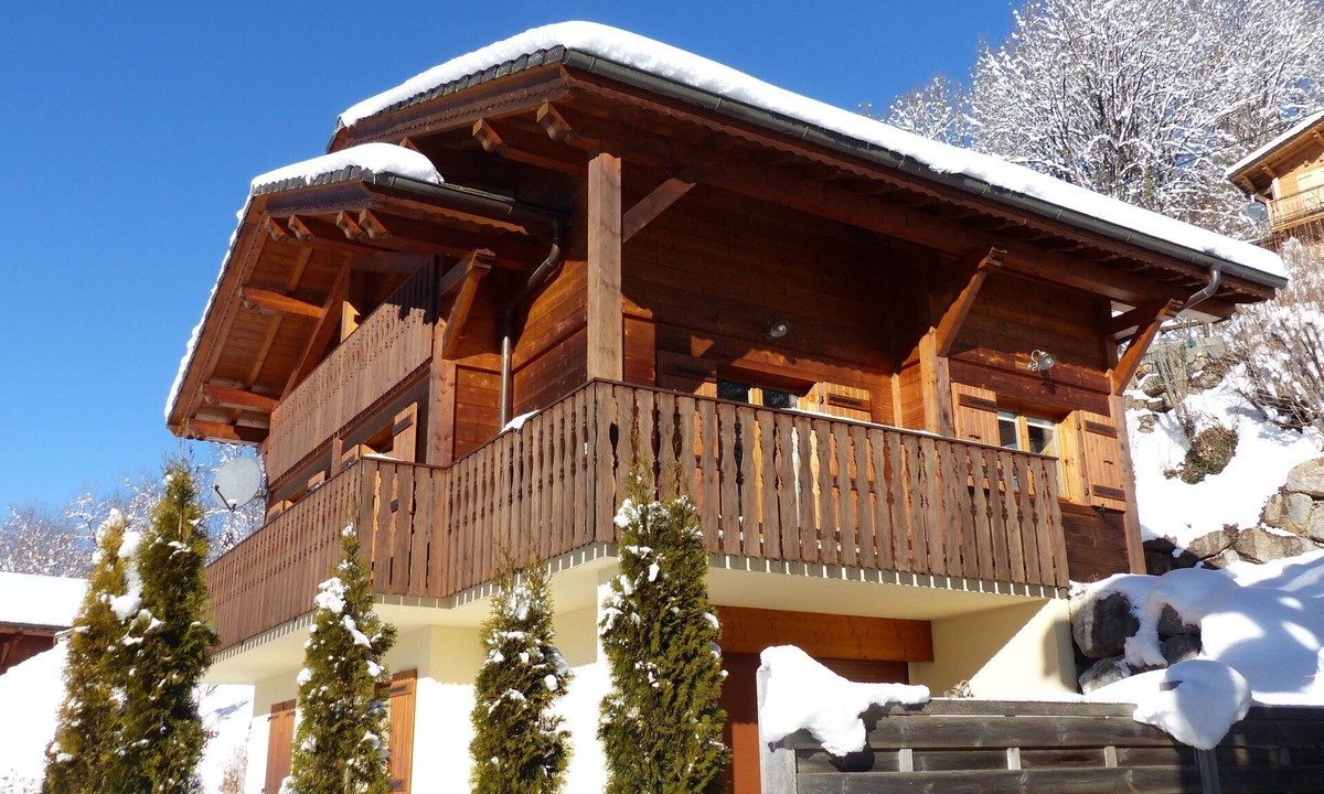 Verchaix Ski Chalet | Traditional modern chalet, 5 double bedrooms sunny location with beautiful views