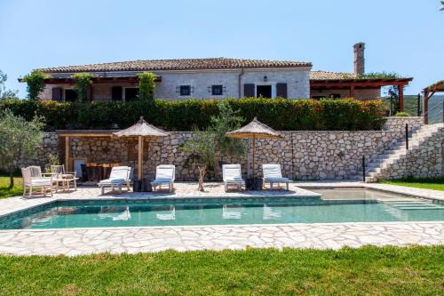 Paleokastritsa Villa | Traditional Villa Fioretta